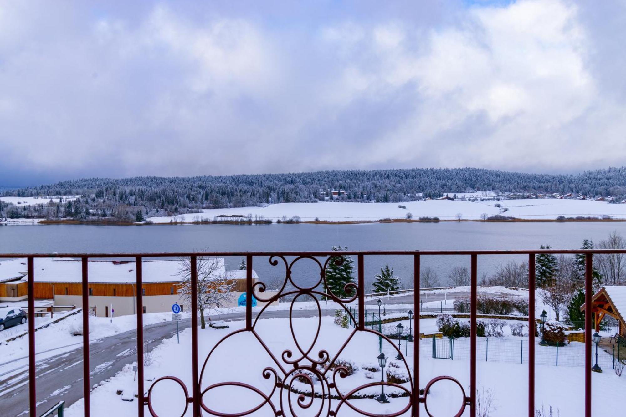 Hotel-Restaurant Le Lac Мальбюїссон Екстер'єр фото